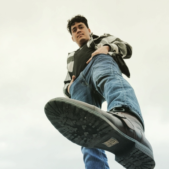 Meet your Posher, Jett - Picture 1 of 1